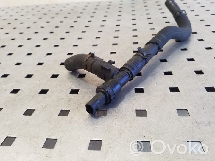 Volkswagen PASSAT B8 Sensor de temperatura del combustible 04L919565