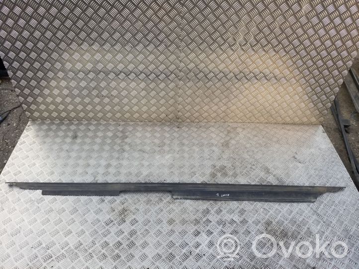 Audi 80 90 S2 B4 Etuoven kynnyksen suojalista 