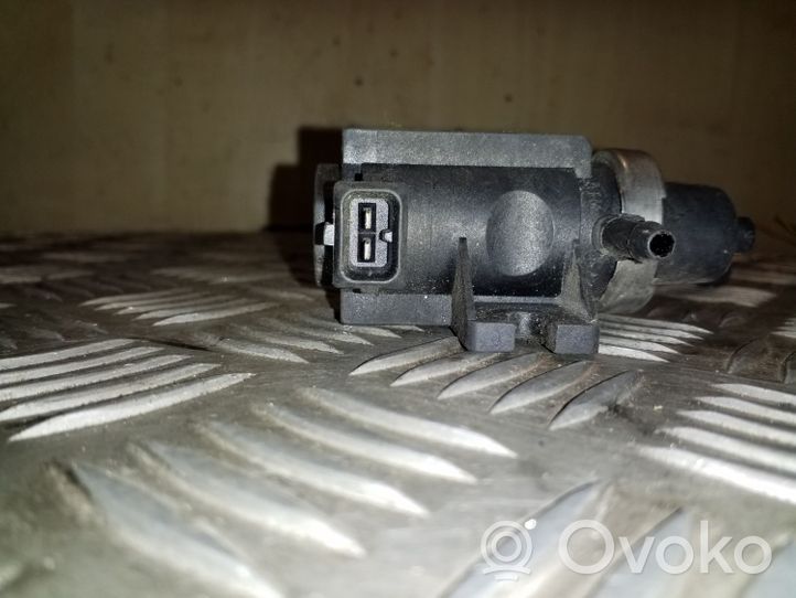 Audi 80 90 S2 B4 Electrovanne Soupape de Sûreté / Dépression 1H0906627