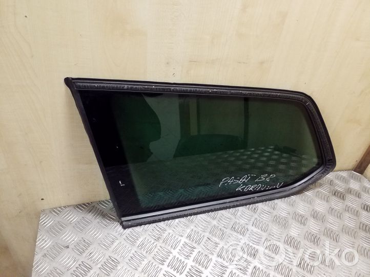 Volkswagen PASSAT B8 Rear side window/glass 3G9845297