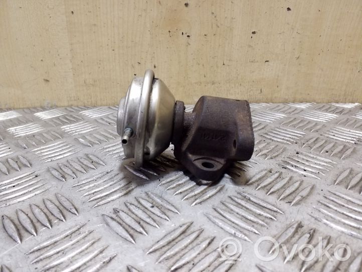 Audi A6 S6 C4 4A Valvola EGR 72167504