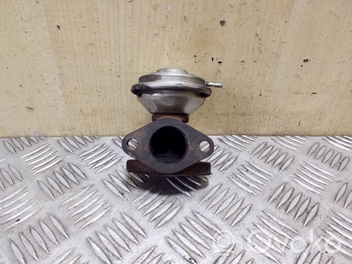 Audi A6 S6 C4 4A EGR valve 72167504