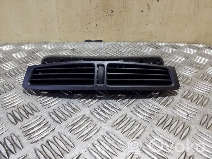 Ford Kuga II Air vent grill in roof 