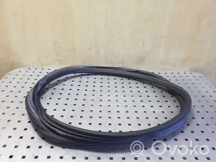 Volkswagen Touareg II Rear door rubber seal (on body) 7P0867367D