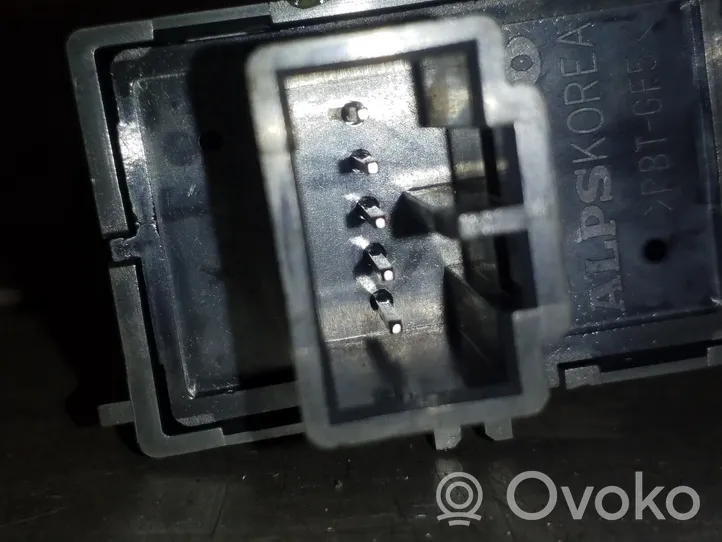 Volvo XC90 Przycisk centralnego zamka 32279482