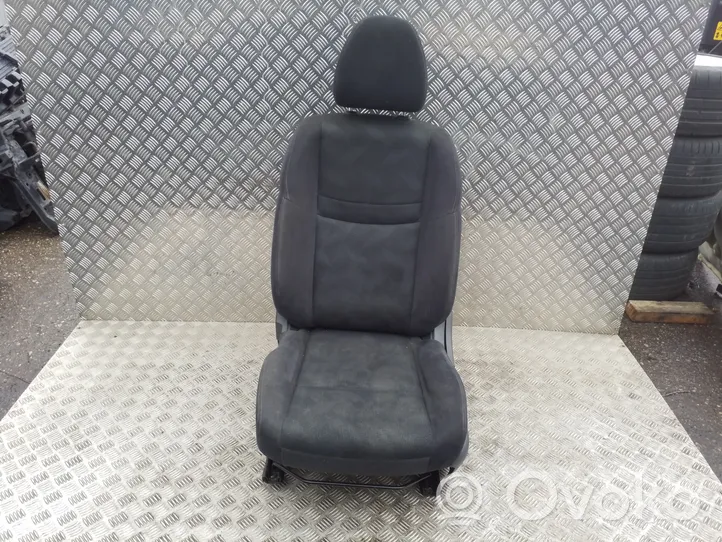Nissan X-Trail T32 Fotel przedni kierowcy 