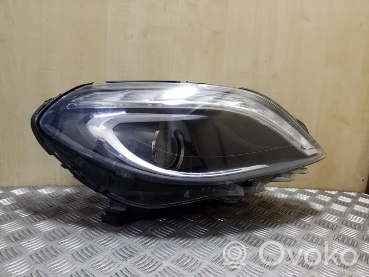 Mercedes-Benz B W246 W242 Phare frontale A2468207261