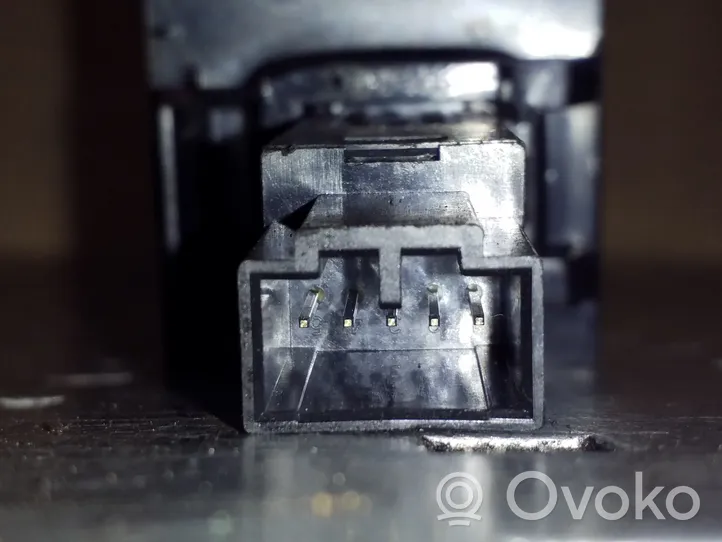 Volvo XC70 Botón interruptor de luz de peligro 9123685