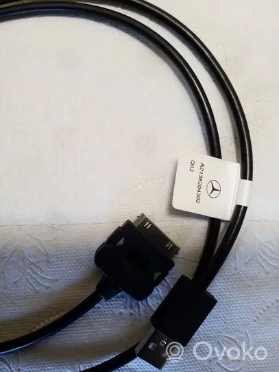 Mercedes-Benz GLC X253 C253 Connecteur/prise USB A2138204302