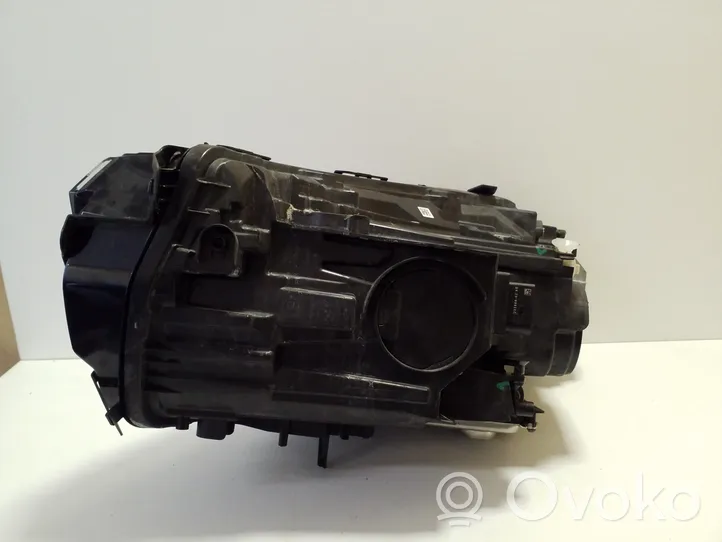 Mercedes-Benz EQB Lampa przednia A2439069200