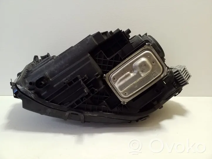 Mercedes-Benz EQB Lampa przednia A2439069200