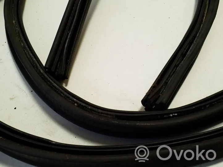 Volkswagen Transporter - Caravelle T5 Trunk rubber seal (body) 