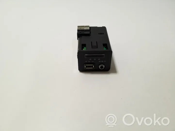 Jeep Cherokee Connettore plug in USB 68146071AC