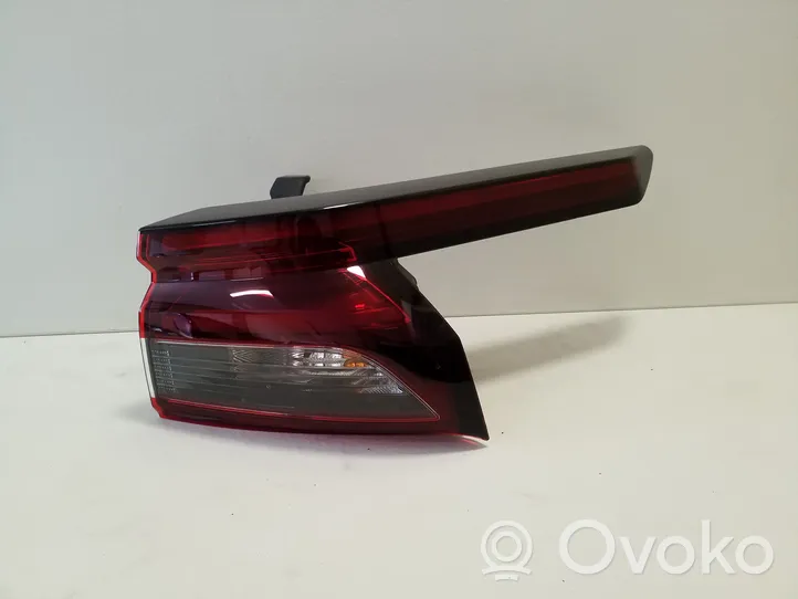 Nissan Qashqai J12 Lampa tylna 2208D02F