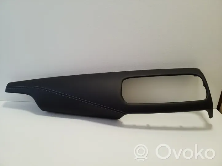 Nissan Qashqai J12 Rivestimento del pannello 682116UV0A