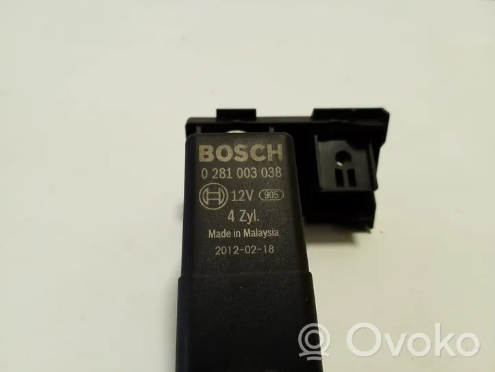 Audi Q3 8U Glow plug pre-heat relay 038907281D