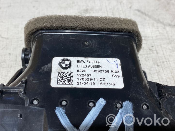 BMW X1 F48 F49 Kojelaudan sivutuuletussuuttimen kehys 9292739