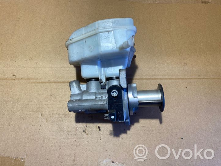 Volkswagen Touareg II Serbatoio di compensazione del liquido del freno 7P0611303A