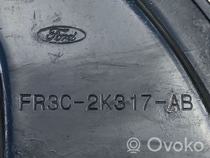 Ford Mustang VI Takajarrun jarrulevyn pölysuoja FR3C2K317AB