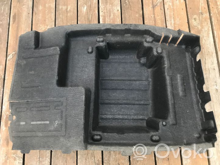 Mercedes-Benz C W205 Mantu nodalījums stumbrs A2056941700