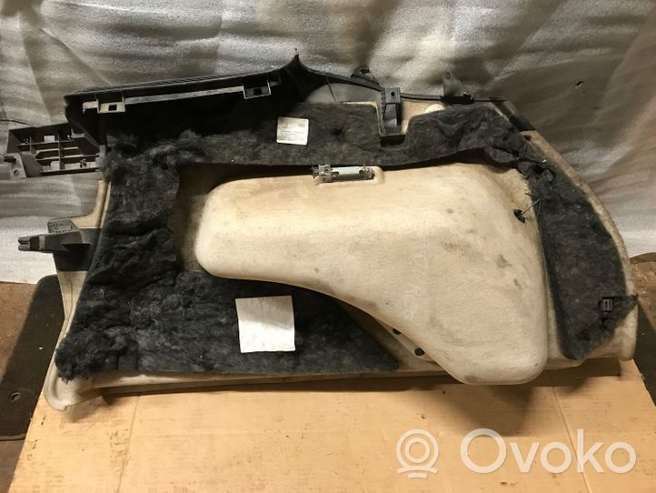 Volkswagen Touareg II Apatinis, bagažinės šono, apdailos skydas 7P6863819A