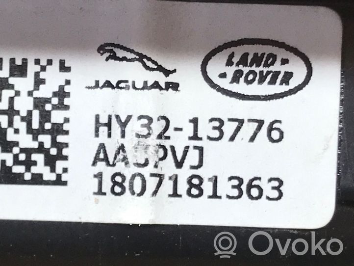 Land Rover Discovery 5 Takaistuimen valo HY3213776