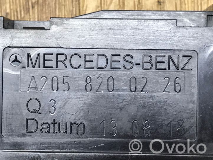 Mercedes-Benz C W205 Connecteur/prise USB A2058200226