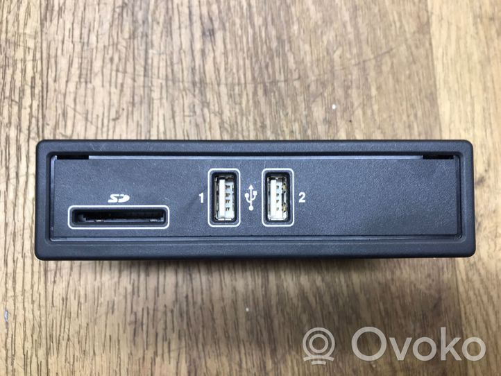 Mercedes-Benz C W205 Connettore plug in USB A2058200226