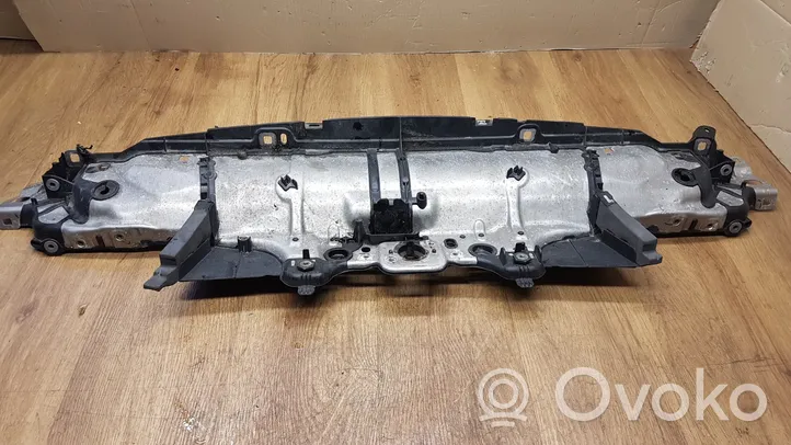 Porsche Macan Staffa del pannello di supporto del radiatore parte superiore 95B805931F