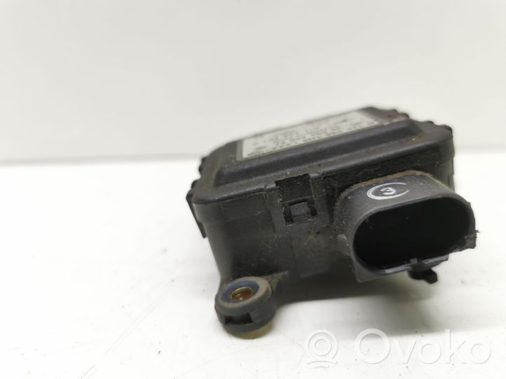 Audi A4 S4 B5 8D Attuatore/motore della valvola del collettore di aspirazione 0132801116