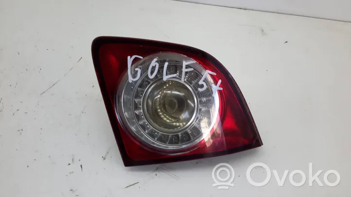 Volkswagen Golf Plus Luces portón trasero/de freno 5M0945094H