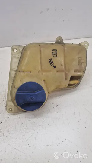 Volkswagen PASSAT B5 Vase d'expansion / réservoir de liquide de refroidissement 8D0121403L