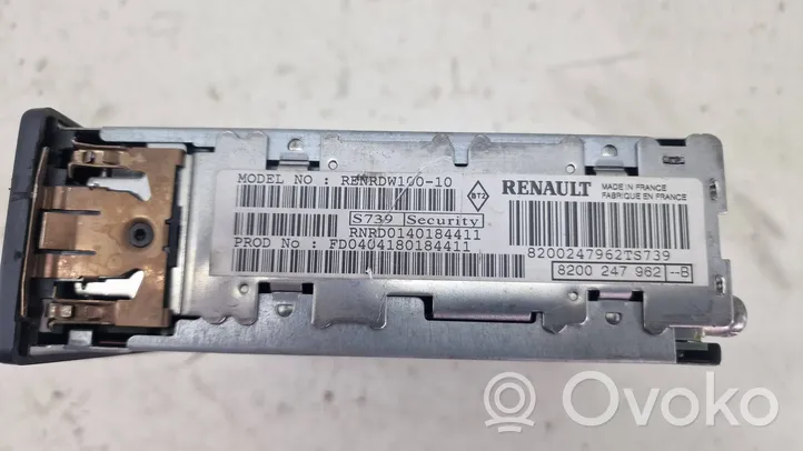 Renault Laguna II Radio/CD/DVD/GPS head unit 8200247962