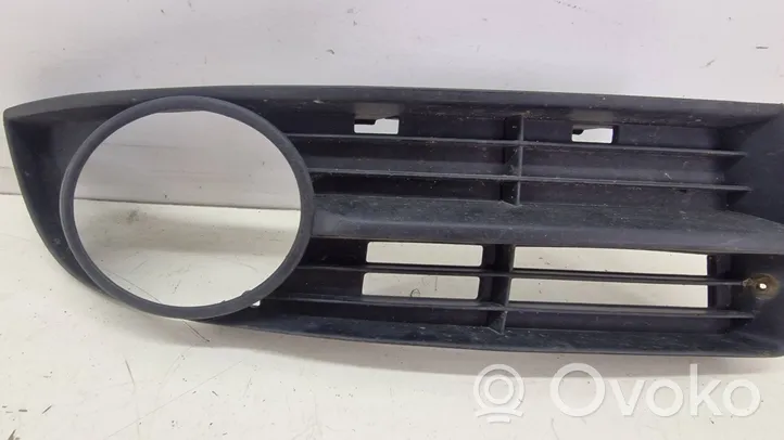 Volkswagen Touran I Grille inférieure de pare-chocs avant 1T0853666A