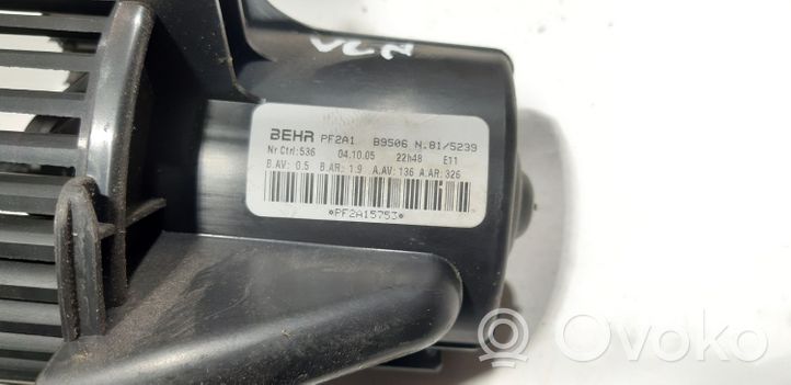 Peugeot 307 Lämmittimen puhallin B9506