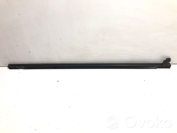 Citroen C4 I Moulure de porte arrière 9659867680