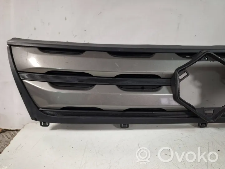 Suzuki Vitara (LY) Maskownica / Grill / Atrapa górna chłodnicy 