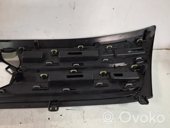 Suzuki Vitara (LY) Maskownica / Grill / Atrapa górna chłodnicy 