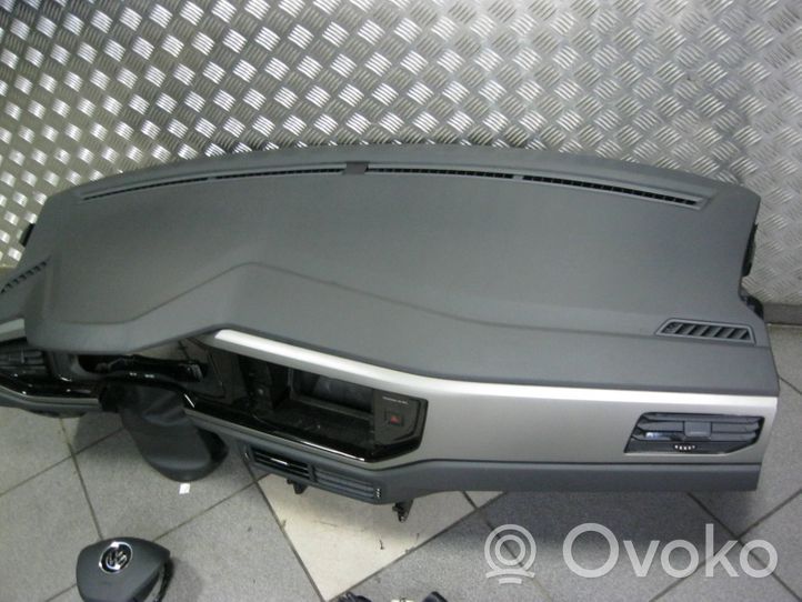 Volkswagen Polo VI AW Panelė 