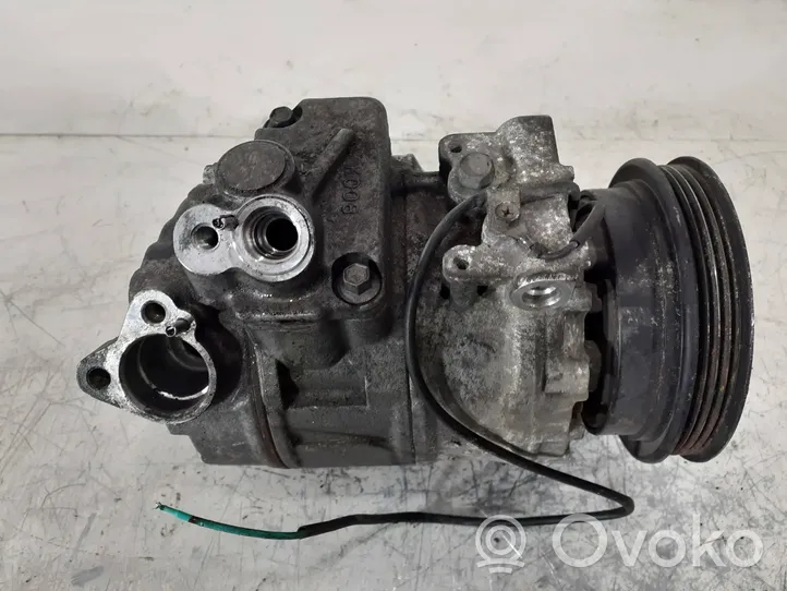 Volkswagen PASSAT B5 Ilmastointilaitteen kompressorin pumppu (A/C) 8D0260808