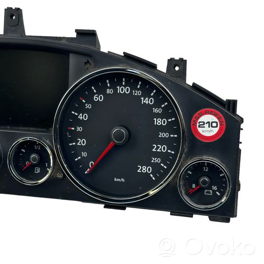 Volkswagen Touareg I Speedometer (instrument cluster) 7L6920885R