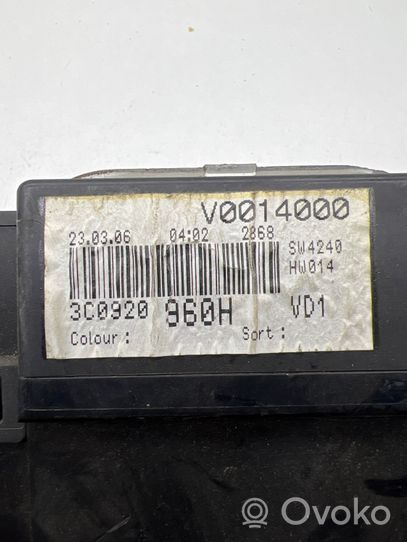 Volkswagen PASSAT B6 Licznik / Prędkościomierz 3C0920960H