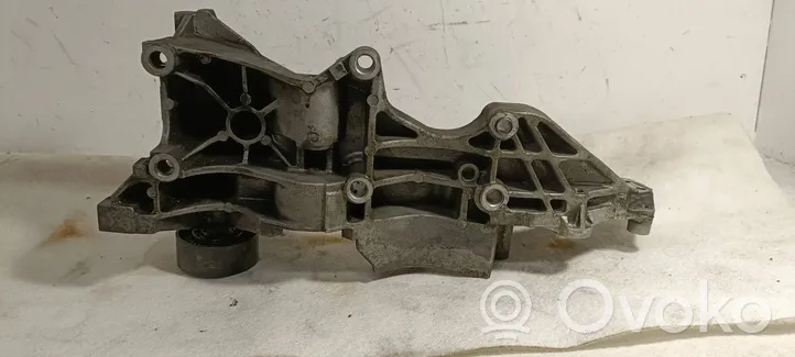 Audi A4 S4 B8 8K Support de générateur / alternateur 03L903139H