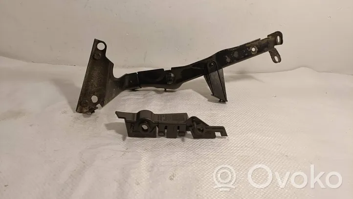 Audi A4 S4 B8 8K Support de montage d'aile 8K0821135C