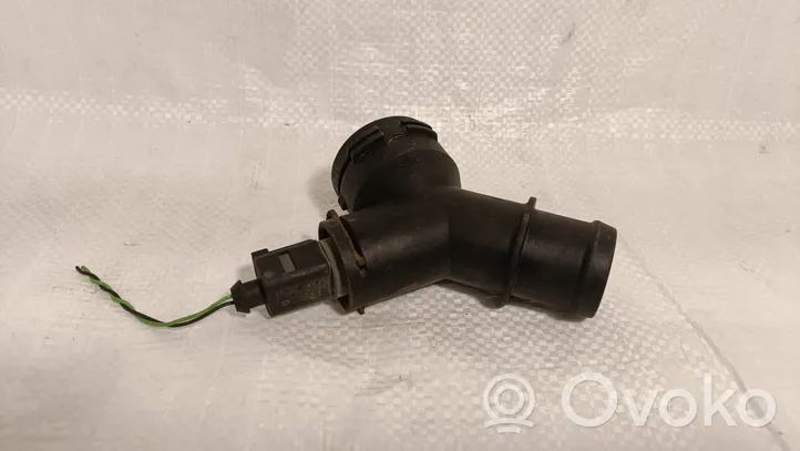 Volkswagen Golf V Tuyau de liquide de refroidissement moteur 1K0122291AE