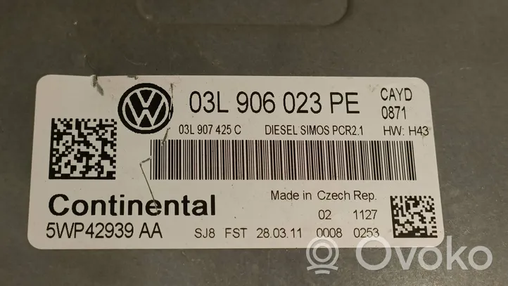 Volkswagen Caddy Calculateur moteur ECU 03L906023PE