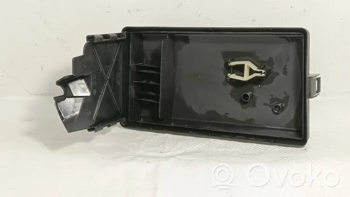 Skoda Octavia Mk3 (5E) Ramka / Moduł bezpieczników 5Q0937132B