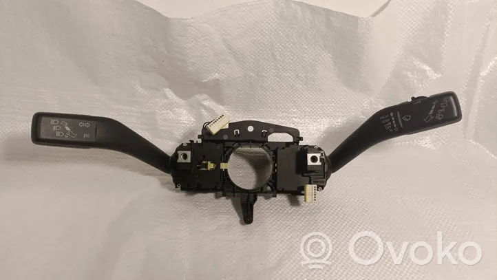 Volkswagen Golf VI Interruptor/palanca de limpiador de luz de giro 5K0953513K