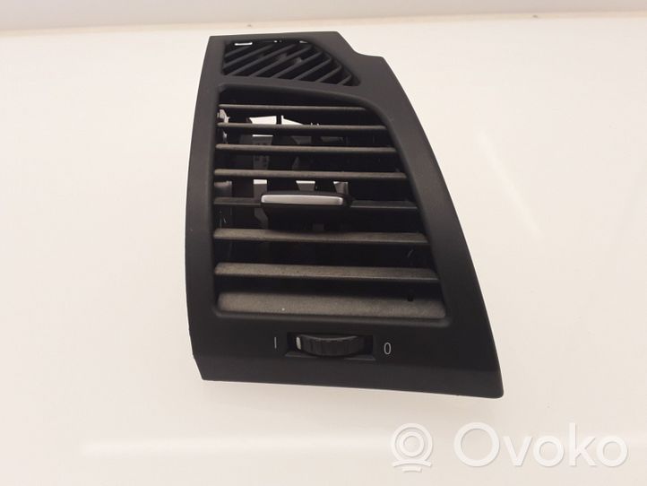 BMW 1 E82 E88 Dashboard side air vent grill/cover trim 7059188