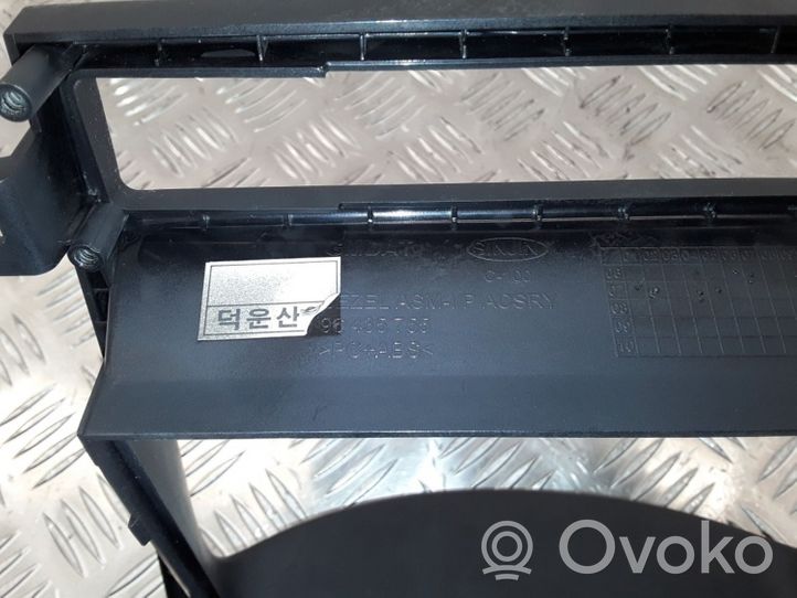 Chevrolet Captiva Kita panelės detalė 96435755